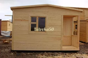 №18. Бытовка с крыльцом, хоз. помещением и двускатной крышей